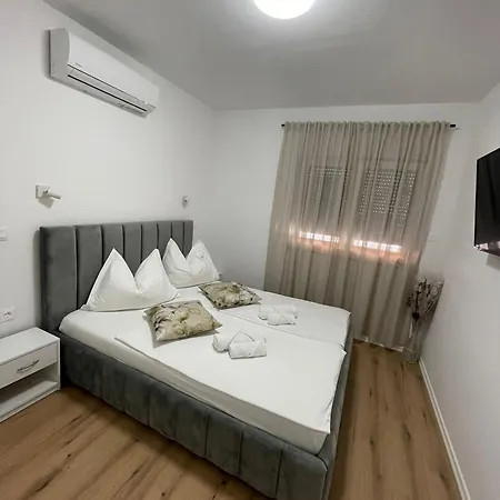 Lora Vodice
